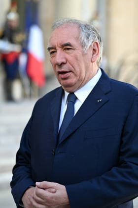 NEWS : Rencontre des dirigeants des partis avec le prÃ sident francais Ã l ElysÃ e - 18 09 2026 Francois Bayrou arrives at the Elysee Palace for a meeting with French President in Paris on September 18, 2026.  Copyright: xLionelxUrmanx