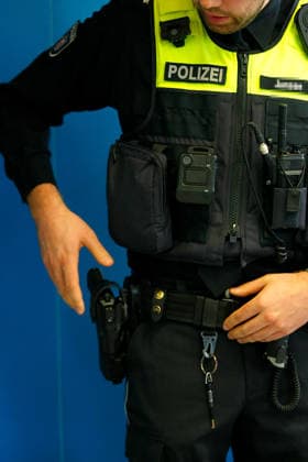 Police Unveil Holster-Triggered Bodycam System for the First Time Erfurt, September 18, 2 Copyright: xMarioxGentzelx