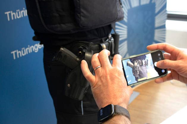 Police Unveil Holster-Triggered Bodycam System for the First Time Erfurt, September 18, 2 Copyright: xMarioxGentzelx