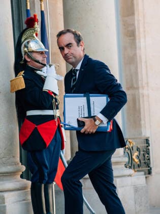 International Crisis: Meeting of Party Leaders at the Élysée Palace Faced with the international crisis, the French President convenes presidential candidates and party leaders at the Élysée Palace for a meeting 459759 2026 09 18 Paris, France Lecornu, Sébastien  Copyright: xOlivierxJorrionx xStarfacex STAR_459759_035