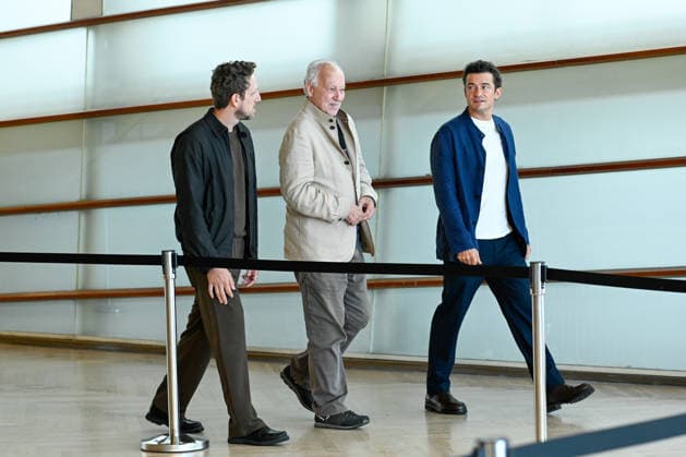 Werner Herzog Receives the Donostia Award at the San Sebastián Film Festival Director, screenwriter, producer, and actor Werner Herzog c, accompanied by producer Ariel Leon Isacovitch I and actor Orlando Bloom d, poses for the media before receiving the Donostia Award, at the Kursaal on September 18, 2026, in San Sebastián, Guipúzcoa, Basque Country, Spain. Director, screenwriter, producer, and actor Werner Herzog will receive the Donostia Award in recognition of his career during the opening gala of the San Sebastián Film Festival, which will take place September 18–26 for its 74th edition. The Festival’s highest honorary distinction for the German filmmaker will be accompanied by a screening of his new feature film, ‘Bucking Fastard’, wh  Copyright: xArnaitzxRubiox 7783876