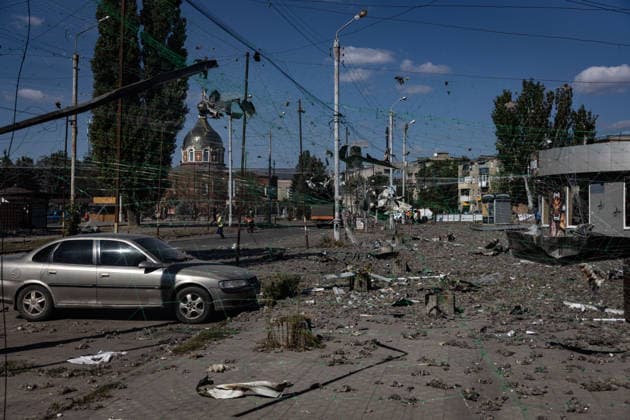Aftermath of Russian airstrike in Sloviansk SLOVIANSK, UKRAINE - SEPTEMBER 18: A view of a destroyed shopping area following a Russian airstrike in Sloviansk, Ukraine, on September 18, 2026. Francisco Richart Anadolu Sloviansk Ukraine. Editorial use only. Please get in touch for any other usage.  Copyright: x2026xAnadoluxFranciscoxRichartx