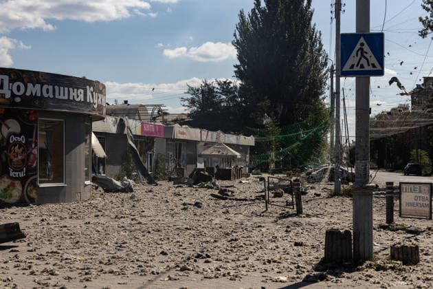 Aftermath of Russian airstrike in Sloviansk SLOVIANSK, UKRAINE - SEPTEMBER 18: A view of a destroyed shopping area following a Russian airstrike in Sloviansk, Ukraine, on September 18, 2026. Francisco Richart Anadolu Sloviansk Ukraine. Editorial use only. Please get in touch for any other usage.  Copyright: x2026xAnadoluxFranciscoxRichartx