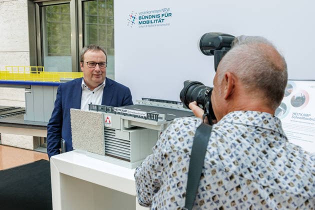 September 18, 2026, Düsseldorf, North Rhine-Westphalia: Transportation Minister Oliver Krischer on the sidelines of the NRW 2026 Infrastructure Conference, themed Building and Renovating Bridges Faster, Düsseldorf, Ministry of the Environment, Nature Conservation, and Transportation, Emilie Preyer Platz 1, North Rhine-Westphalia, Germany