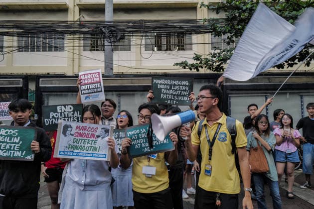 September 18, 2026, Philippines: Students from La Salle along with One Taft, a coalition of Taft-based schools, stage a Black Friday Protest on Friday at Taft Ave, Metro Manila. It coincided with the Black Friday Protests from different universities and a preparation for the mass movement on Sept. 21 for the Martial Law anniversary. Among the calls were for the alleged human rights abuses, corruption, and the Pax Silica initiative under the administration of President Ferdinand Marcos Jr. Philippines - ZUMAr240 20260918_zip_r240_038 Copyright: xMarcxDominicxRostratax