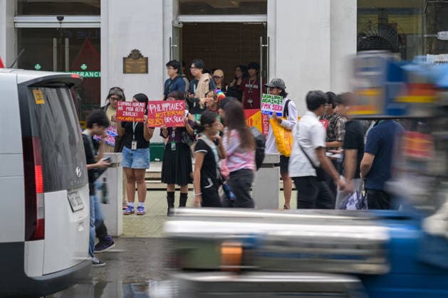 September 18, 2026, Philippines: Students from La Salle along with One Taft, a coalition of Taft-based schools, stage a Black Friday Protest on Friday at Taft Ave, Metro Manila. It coincided with the Black Friday Protests from different universities and a preparation for the mass movement on Sept. 21 for the Martial Law anniversary. Among the calls were for the alleged human rights abuses, corruption, and the Pax Silica initiative under the administration of President Ferdinand Marcos Jr. Philippines - ZUMAr240 20260918_zip_r240_057 Copyright: xMarcxDominicxRostratax