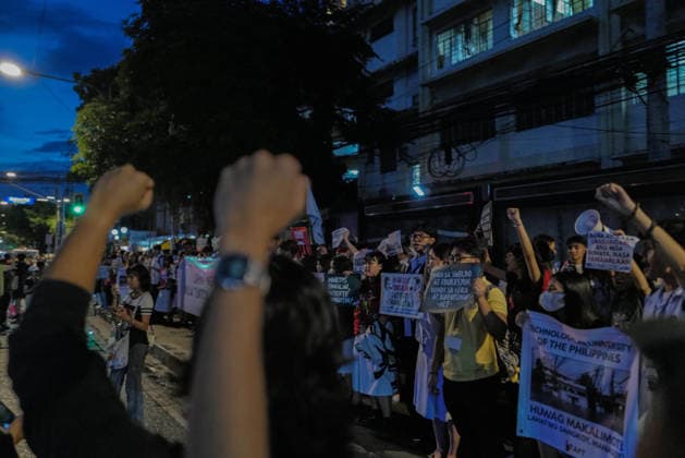 September 18, 2026, Philippines: Students from La Salle along with One Taft, a coalition of Taft-based schools, stage a Black Friday Protest on Friday at Taft Ave, Metro Manila. It coincided with the Black Friday Protests from different universities and a preparation for the mass movement on Sept. 21 for the Martial Law anniversary. Among the calls were for the alleged human rights abuses, corruption, and the Pax Silica initiative under the administration of President Ferdinand Marcos Jr. Philippines - ZUMAr240 20260918_zip_r240_050 Copyright: xMarcxDominicxRostratax