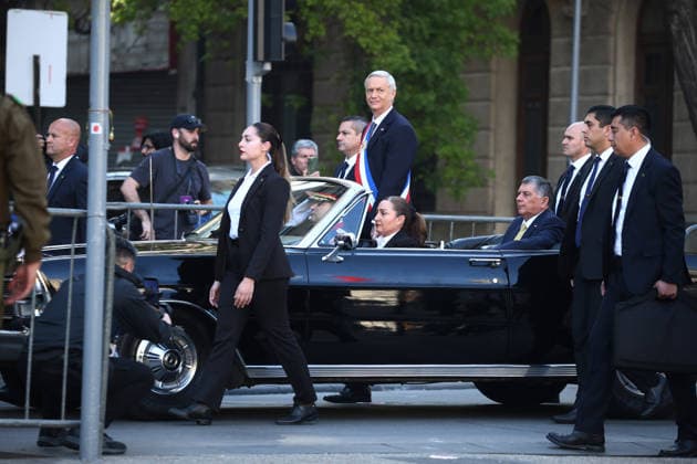 Santiago, September 18, 2026 The President of the Republic, Jose Antonio Kast, leaves La Moneda after the traditional official photo session with ministers and undersecretaries at the Plaza de la Constitución and the Patio de los Canones. Dragomir Yankovic Aton Chile, Santiago, Chile Aton 1191487  Copyright: DRAGOMIRxYANKOVIC ATONxCHILE