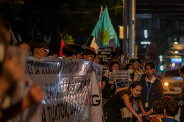 September 18, 2026, Philippines: Students from La Salle along with One Taft, a coalition of Taft-based schools, stage a Black Friday Protest on Friday at Taft Ave, Metro Manila. It coincided with the Black Friday Protests from different universities and a preparation for the mass movement on Sept. 21 for the Martial Law anniversary. Among the calls were for the alleged human rights abuses, corruption, and the Pax Silica initiative under the administration of President Ferdinand Marcos Jr. Philippines - ZUMAr240 20260918_zip_r240_015 Copyright: xMarcxDominicxRostratax