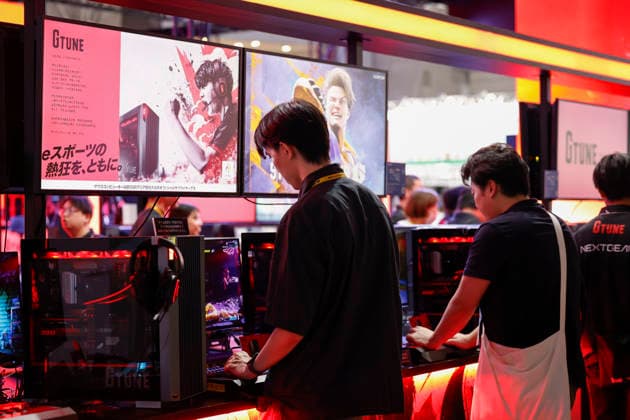 September 18, 2026, Chiba, Japan: Visitors enjoy testing pc for gamers during the Tokyo Game Show (TGS) 2026 at Makuhari Messe in Chiba, near Tokyo. This year marks 30 years since the show began. A total of 1,138 companies and organizations from 53 countries participated in the largest exhibition in TGS history. The event runs through September 21. Chiba Japan - ZUMAm191 20260918_aap_m191_060 Copyright: xRodrigoxReyesxMarinx