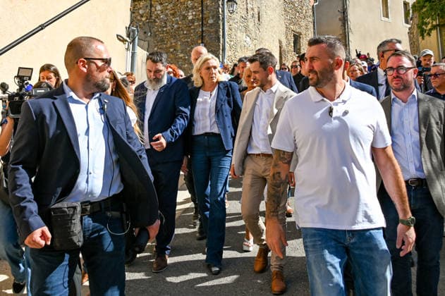 Marine Le Pen, the National Rally’s presidential candidate, accompanied by Julien Rancoule, National Rally member of Congress for the 3rd Limoux-Castelnaudary district, and Victor Chabert, director of the National Rally’s press office, visited the disaster-stricken village of Pomas in the Aude department, this Friday, September 18, 2026, following a tornado that struck in late August. Valérian Wagner Bestimage Marine Le Pen, the National Rally candidate for the presidency, accompanied by Julien Rancoule, RN MP for the 3rd constituency of Aude—Limoux Castelnaudary, and Victor Chabert, Director of the National Rally press office, visits the storm-ravaged village of Pomas in the Aude department this Friday, September 18, 2026, following a tor Copyright: xValà rianxWagner BestimagexValà rianxWagner Bestimagex