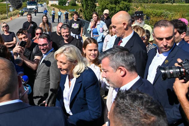 Marine Le Pen, the National Rally’s presidential candidate, accompanied by Julien Rancoule, National Rally member of Congress for the 3rd Limoux-Castelnaudary district, and Victor Chabert, director of the National Rally’s press office, visited the disaster-stricken village of Pomas in the Aude department, this Friday, September 18, 2026, following a tornado that struck in late August. Valérian Wagner Bestimage Marine Le Pen, the National Rally candidate for the presidency, accompanied by Julien Rancoule, RN MP for the 3rd constituency of Aude—Limoux Castelnaudary, and Victor Chabert, Director of the National Rally press office, visits the storm-ravaged village of Pomas in the Aude department this Friday, September 18, 2026, following a tor Copyright: xValà rianxWagner BestimagexValà rianxWagner Bestimagex