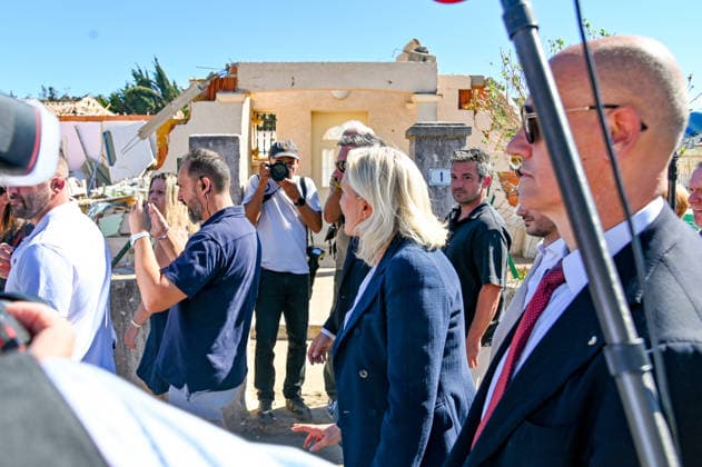 Marine Le Pen, the National Rally’s candidate for the presidency of the Republic, accompanied by Julien Rancoule, National Rally member of the National Assembly representing the 3rd Limoux-Castelnaudary district, and Victor Chabert, director of the National Rally’s press office, visited the disaster-stricken village of Pomas in the Aude department, this Friday, September 18, 2026, following a tornado that struck in late August. Valérian Wagner Bestimage Marine Le Pen, the National Rally candidate for the presidency, accompanied by Julien Rancoule, RN MP for the 3rd constituency of Aude—Limoux Castelnaudary, and Victor Chabert, director of the National Rally press office, visits the storm-ravaged village of Pomas in the Aude department this Copyright: xValà rianxWagner BestimagexValà rianxWagner Bestimagex