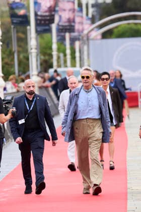 San Sebastián - The Mission Red Carpet Jeremy Irons attended The Mission Red Carpet during 74th San Sebastian International Film Festival at Victoria Eugenia Theatre on September 18, 2026 in Donostia San Sebastian, Spain Photo by ABACAPRESS.COM San Sebastian Euskadi Spain  Copyright: xABACAx