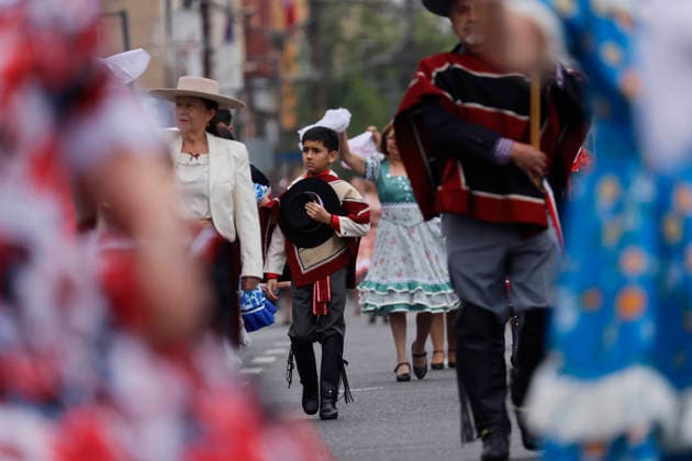 Valparaíso, September 18, 2026: Groups of cuequeros march during the commemoration of the 216th anniversary of National Independence, a ceremony held on Pedro Montt Avenue. Sebastian Cisternas, Aton Chile, Valparaíso, Chile. Aton 1191649  Copyright: SEBASTIANxCISTERNAS xATONxCHILE