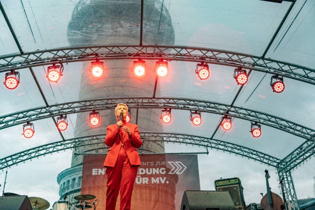Minister-President and SPD lead candidate Manuela Schwesig at a campaign event in Rostock-Warnemünde; the SPD s closing rally at the Warnemünde lighthouse ahead of the state election in Mecklenburg-Western Pomerania, Rostock-Warnemünde, Mecklenburg-Western Pomerania, Germany, lighthouse
