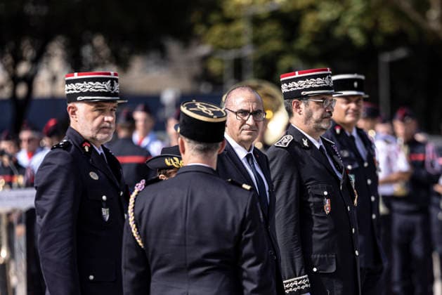 Laurent Nunez Presides Over A Tribute To Two Firefighters Who Died In Wildfires - Bordeaux Bordeaux, Gironde, Nouvelle-Aquitaine, France, 18 September 2026. French Interior Minister Laurent Nunez presides over a national tribute in honour of adjudants Anthony Berthome and Wilfried Schmitter, two professional firefighters from the Saint-Medard-en-Jalles fire and rescue centre, who died on 21 July 2026 while fighting a violent forest fire near Bordeaux-Merignac Airport. The ceremony takes place on Place des Quinconces in Bordeaux, where the two firefighters are posthumously awarded the Legion d’honneur and the Medaille de la securite interieure. Photo by Stephane Duprat ABACAPRESS.COM Bordeaux NOUVELLE-AQUITAINE France  Copyright: xDupratxStephane ABACAx