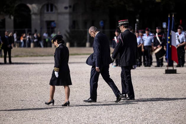 Laurent Nunez Presides Over A Tribute To Two Firefighters Who Died In Wildfires - Bordeaux Bordeaux, Gironde, Nouvelle-Aquitaine, France, 18 September 2026. French Interior Minister Laurent Nunez presides over a national tribute in honour of adjudants Anthony Berthome and Wilfried Schmitter, two professional firefighters from the Saint-Medard-en-Jalles fire and rescue centre, who died on 21 July 2026 while fighting a violent forest fire near Bordeaux-Merignac Airport. The ceremony takes place on Place des Quinconces in Bordeaux, where the two firefighters are posthumously awarded the Legion d’honneur and the Medaille de la securite interieure. Photo by Stephane Duprat ABACAPRESS.COM Bordeaux NOUVELLE-AQUITAINE France  Copyright: xDupratxStephane ABACAx