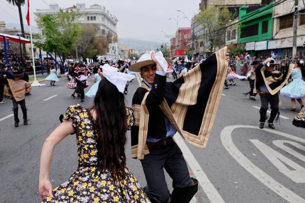 Valparaíso, September 18, 2026 Groups of cueca dancers perform a cueca during the commemoration of the 216th anniversary of National Independence, a ceremony held on Pedro Montt Avenue. Sebastian Cisternas Aton Chile, Valparaiso, Chile. Aton 1191684  Copyright: SEBASTIANxCISTERNAS xATONxCHILE