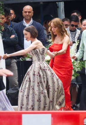 Exclu - Emily in Paris Set - Paris Exclusive - Lily Collins and Philippine Leroy-Beaulieu during the filming of Emily in Paris in Paris, France on September 18, 2026. Photo by ABACAPRESS.COM Paris France  Copyright: xABACAx