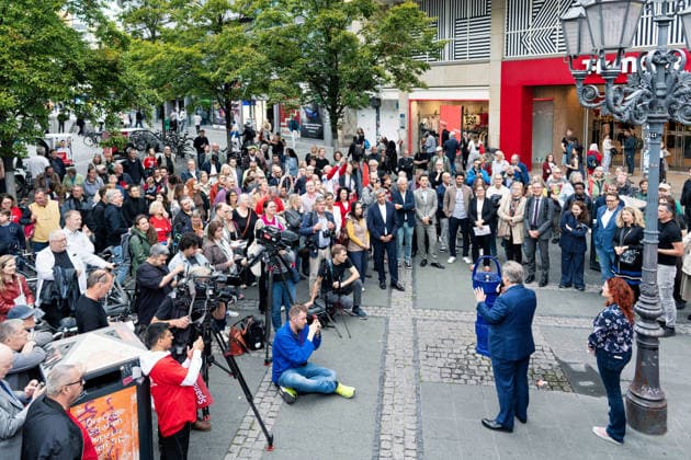 Berlin, September 18, 2026, Closing rally of the Berlin SPD with Steffen Krach ahead of the upcoming election to the House of Representatives on September 20, 2026, at Stuttgarter Platz on Wilmersdorfer Straße; Michael Ludwig (SPÖ), Mayor and Governor of Vienna; Klaus Wowereit; and others