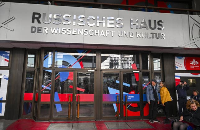 Protest held in Berlin in support of Russian House BERLIN, GERMANY - SEPTEMBER 18: Demonstrators gather in front of the Russian House Culture and Science Center on Friedrichstrasse to demand the continuation of its activities and the preservation of Goethe Institutes in Russia, forming a human chain during a protest in Berlin, Germany, on September 18, 2026. Halil Sagirkaya Anadolu Berlin Germany. Editorial use only. Please get in touch for any other usage.  Copyright: x2026xAnadoluxHalilxSagirkayax