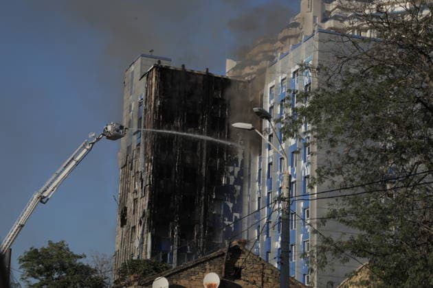 Firefighters respond after attacks in Odesa ODESA, UKRAINE - SEPTEMBER 18: Firefighters are dispatched to the scene after two consecutive attacks hit the central part of Odesa, Ukraine, on September 18, 2026. The second strike occurs while emergency and rescue services are working to deal with the aftermath of the first attack and assist people. Arthur Shvits Anadolu Odesa Ukraine. Editorial use only. Please get in touch for any other usage.  Copyright: x2026xAnadoluxArthurxShvitsx