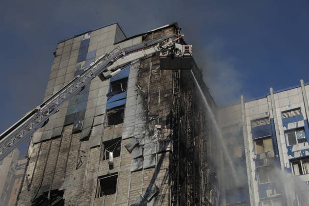 Firefighters respond after attacks in Odesa ODESA, UKRAINE - SEPTEMBER 18: Firefighters are dispatched to the scene after two consecutive attacks hit the central part of Odesa, Ukraine, on September 18, 2026. The second strike occurs while emergency and rescue services are working to deal with the aftermath of the first attack and assist people. Arthur Shvits Anadolu Odesa Ukraine. Editorial use only. Please get in touch for any other usage.  Copyright: x2026xAnadoluxArthurxShvitsx