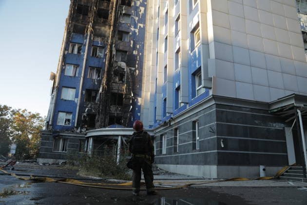 Firefighters respond after attacks in Odesa ODESA, UKRAINE - SEPTEMBER 18: Firefighters are dispatched to the scene after two consecutive attacks hit the central part of Odesa, Ukraine, on September 18, 2026. The second strike occurs while emergency and rescue services are working to deal with the aftermath of the first attack and assist people. Arthur Shvits Anadolu Odesa Ukraine. Editorial use only. Please get in touch for any other usage.  Copyright: x2026xAnadoluxArthurxShvitsx