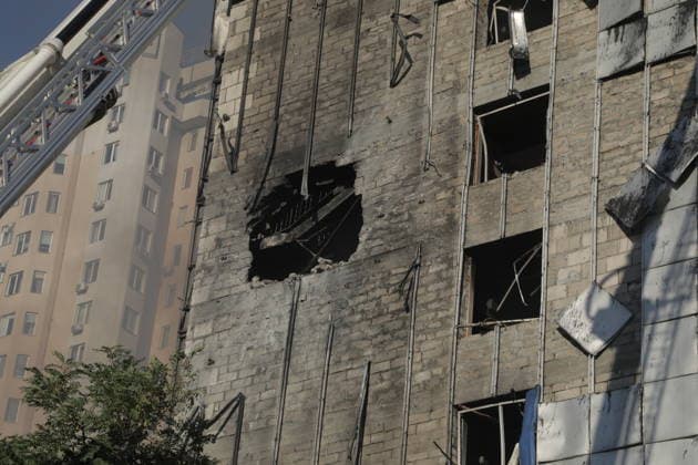 Firefighters respond after attacks in Odesa ODESA, UKRAINE - SEPTEMBER 18: A view of the damaged building as firefighters are dispatched to the scene after two consecutive attacks hit the central part of Odesa, Ukraine, on September 18, 2026. The second strike occurs while emergency and rescue services are working to deal with the aftermath of the first attack and assist people. Arthur Shvits Anadolu Odesa Ukraine. Editorial use only. Please get in touch for any other usage.  Copyright: x2026xAnadoluxArthurxShvitsx