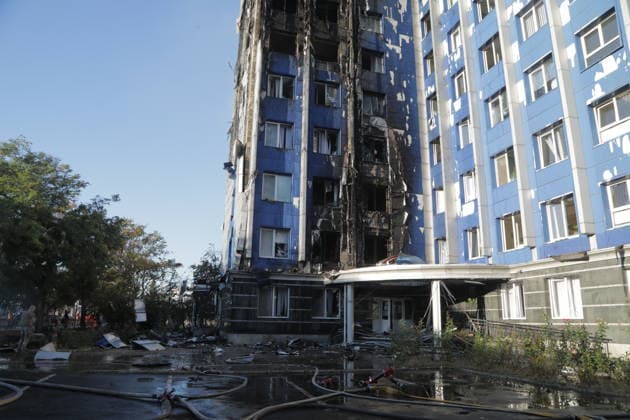 Firefighters respond after attacks in Odesa ODESA, UKRAINE - SEPTEMBER 18: A view of the damaged building as firefighters are dispatched to the scene after two consecutive attacks hit the central part of Odesa, Ukraine, on September 18, 2026. The second strike occurs while emergency and rescue services are working to deal with the aftermath of the first attack and assist people. Arthur Shvits Anadolu Odesa Ukraine. Editorial use only. Please get in touch for any other usage.  Copyright: x2026xAnadoluxArthurxShvitsx