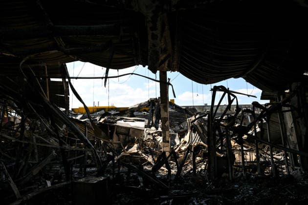 The Amstor shopping centre is destroyed by a Russian drone attack in the Khortytskyi district, Zaporizhzhia, Ukraine, September 18, 2026. Rescuers extinguished a fire covering more than 10,000 square metres. The constant threat of repeated Russian strikes hampered operations, forcing firefighters to retreat to shelters. The shopping centre was destroyed, and one person was injured. (Photo by Dmytro Smolienko Ukrinform) Russian army strikes shopping centre in Zaporizhzhia  Copyright: xDmytroxSmolienkox