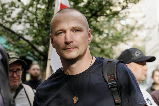 Former Belarusian political prisoners arriving in Warsaw, Poland - 18 Sep 2026 Former political prisoner and former investigator Yauhen Yushkevich reacts to a photographer after arriving near the Belarusian Solidarity Center. Twenty-five Belarusian political prisoners were released on September 16 following talks between U.S. President Donald Trump s Special Envoy John Coale and Belarusian leader Alexander Lukashenko in Minsk. The released prisoners were taken to Lithuania, with 10 later travelling to Poland. The group arrived in Warsaw on September 18 following discussions between Belarusian democratic forces and the Polish government. Warsaw Poland Copyright: xVolhaxShukailax xSOPAxImagesx VSHUKAILA_4709