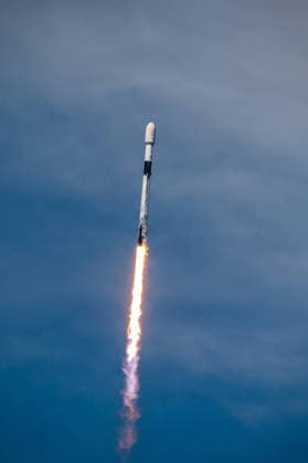 September 18, 2026, Cape Canaveral, Fl, United States of America: A SpaceX Falcon 9 rocket carrying the O3b mPOWER-F mission blasts off from Launch Complex 40 at Cape Canaveral Space Force Station, September 13, 2026 in Cape Canaveral, Florida. This was the 700th SpaceX Falcon rocket launch. Cape Canaveral United States of America - ZUMAp138 20260918_zaa_p138_018 Copyright: xGwendolynxKurzen UsxSpacex
