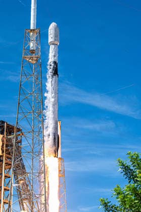 September 18, 2026, Cape Canaveral, Fl, United States of America: A SpaceX Falcon 9 rocket carrying the O3b mPOWER-F mission blasts off from Launch Complex 40 at Cape Canaveral Space Force Station, September 13, 2026 in Cape Canaveral, Florida. This was the 700th SpaceX Falcon rocket launch. Cape Canaveral United States of America - ZUMAp138 20260918_zaa_p138_020 Copyright: xGwendolynxKurzen UsxSpacex
