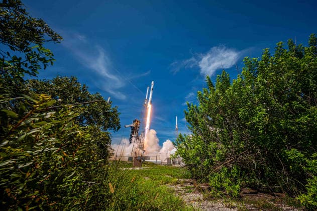September 18, 2026, Cape Canaveral, Fl, United States of America: A SpaceX Falcon 9 rocket carrying the O3b mPOWER-F mission blasts off from Launch Complex 40 at Cape Canaveral Space Force Station, September 13, 2026 in Cape Canaveral, Florida. This was the 700th SpaceX Falcon rocket launch. Cape Canaveral United States of America - ZUMAp138 20260918_zaa_p138_024 Copyright: xSraxTylerxMoody UsxSpacex