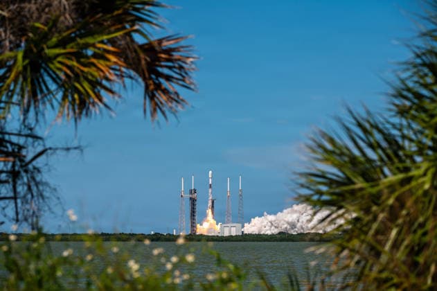 September 18, 2026, Cape Canaveral, Fl, United States of America: A SpaceX Falcon 9 rocket carrying the O3b mPOWER-F mission blasts off from Launch Complex 40 at Cape Canaveral Space Force Station, September 13, 2026 in Cape Canaveral, Florida. This was the 700th SpaceX Falcon rocket launch. Cape Canaveral United States of America - ZUMAp138 20260918_zaa_p138_028 Copyright: xGwendolynxKurzen UsxSpacex