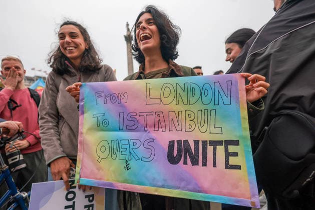 . 18 09 2026. London, United Kingdom. Peter Tatchell Attends rotest at Turkish Embassy. Protests at Turkish Embassy & Trafalgar Square following Turkish police arresting dozens of people as part of the government s recent crackdown on LGBTQ+ activists and venues.  xMartynxWheatleyx xi-Imagesx IIM-27016-0019