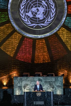 September 18, 2026, New York, New York, United States: Under the Rainbow SDG logo encircled around the UN LOGO, the UN Secretary General, ANTONIO GUTERRES, speaks in the United Nations General Assembly Hall during the 2026 SDG Moment, closing the first working week of UNGA81 as world leaders begin gathering for the annual High-Level Week. Held under the theme Together, We Can Do It, the event marks the beginning of the final stretch towards the 2030 deadline for the Sustainable Development Goals, highlighting progress while calling for accelerated action, investment and partnerships to close remaining implementation gaps. New York United States  - ZUMAo116 20260918_znp_o116_009 Copyright: xBiancaxOterox