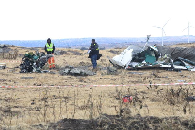 Training aircraft crashes in Kenya, two people lose their lives KAJIADO, KENYA - SEPTEMBER 18: Emergency teams inspect the crash site after a training aircraft crashes in Kipeto, Kajiado County, Kenya, on September 18, 2026. Two people lost ther lives in the crash. Lucas Mukasa Anadolu Kajiado Kenya. Editorial use only. Please get in touch for any other usage.  Copyright: x2026xAnadoluxLucasxMukasax