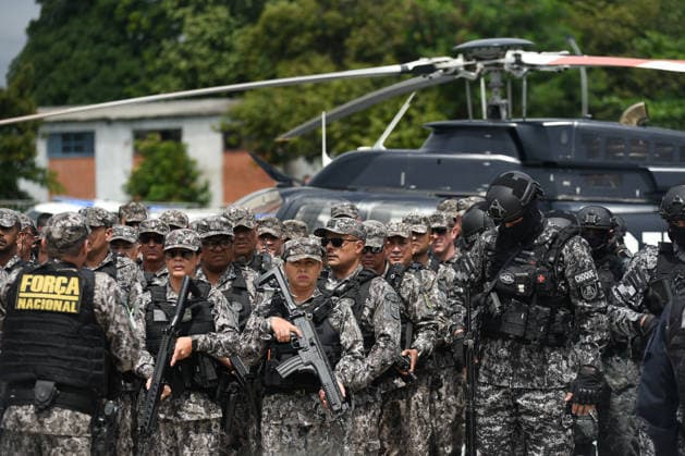 Brazilian President Luiz Inacio Lula da Silva announces security investments in Rio de Janeiro RIO DE JANEIRO, BRAZIL - SEPTEMBER 18: Military officers are seen as Brazil s President and reelection candidate Luiz Inacio Lula da Silva speaks during a ceremony announcing investments in security at the headquarters of the Federal Highway Police in Rio de Janeiro, Brazil, on September 18, 2026. Fabio Teixeira Anadolu Rio de Janeiro Brazil. Editorial use only. Please get in touch for any other usage.  Copyright: x2026xAnadoluxFabioxTeixeirax