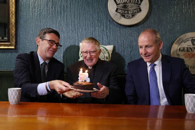 Prime Minister Andy Burnham hosts Taoiseach Micheal Martin 18 09 2026. Ashton-in-Makerfield, United Kingdom. Prime Minister Andy Burnham and Taoiseach Micheal Martin celebrate the 90th birthday of club patron Patrick McNally at the Brian Boru Irish Club., Credit:Ben Perry B66 Avalon United Kingdom, Wigan, Ashton-in-Makerfield, Brian Boru Irish Club  Copyright: xBenxPerryx xB66x xAvalonx 1136187159