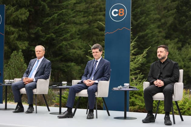 Prime Minister of Poland Donald Tusk, President of Romania Nicusor Dan and President of Ukraine Volodymyr Zelenskyy (left to right) attend a news conference during the Carpathian 8 Summit in Ivano-Frankivsk region, Ukraine, September 18, 2026. On this day, President of Ukraine Volodymyr Zelenskyy announced the launch of a new format - the Carpathian Eight (C8) - comprising Austria, the Czech Republic, Hungary, Poland, Romania, Serbia, Slovakia, and Ukraine. (Photo by Yurii Rylchuk Ukrinform) Carpathian 8 Summit in western Ukraine  Copyright: xYuriixRylchukx