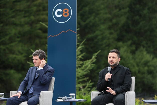President of Romania Nicusor Dan and President of Ukraine Volodymyr Zelenskyy (left to right) attend a news conference during the Carpathian 8 Summit in Ivano-Frankivsk region, Ukraine, September 18, 2026. On this day, President of Ukraine Volodymyr Zelenskyy announced the launch of a new format - the Carpathian Eight (C8) - comprising Austria, the Czech Republic, Hungary, Poland, Romania, Serbia, Slovakia, and Ukraine. (Photo by Yurii Rylchuk Ukrinform) Carpathian 8 Summit in western Ukraine  Copyright: xYuriixRylchukx