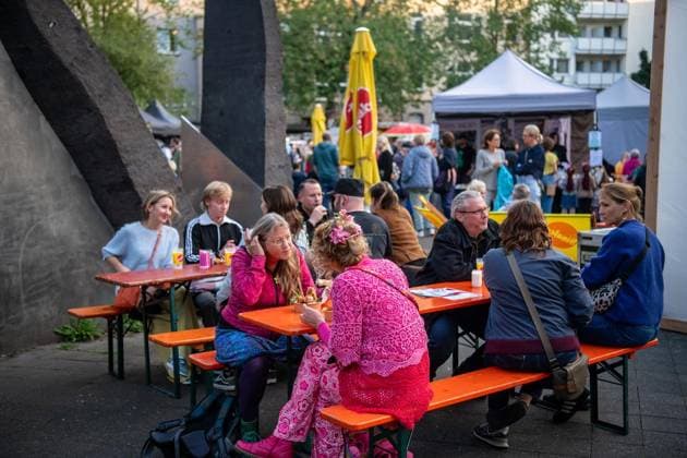 Platzhirsch Festival: Over 100 beautiful photos of Dellplatz and festivalgoers on September 18, 2026, in Duisburg ** FOR EDITORIAL USE ONLY ** EDITORIAL USE ONLY ** p At the Platzhirsch Festival, Duisburg celebrates artistic diversity for free and outdoors. Click here for the photo gallery: September 18, 2026, Duisburg, Germany, North Rhine-Westphalia, Duisburg. Copyright DanielxAtti Copyright: DanielxAttia doc87ns54msqzp178qtvqx0 ,EDITORIAL USE ONLY Copyright: DanielxAttia