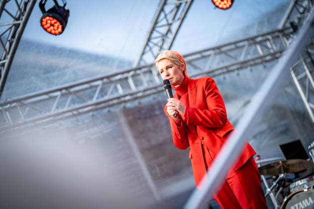 Minister-President and SPD lead candidate Manuela Schwesig at a campaign event in Rostock-Warnemünde; the SPD s closing rally at the Warnemünde Lighthouse for the state election in Mecklenburg-Western Pomerania, Rostock-Warnemünde, Mecklenburg-Western Pomerania, Germany; lighthouse