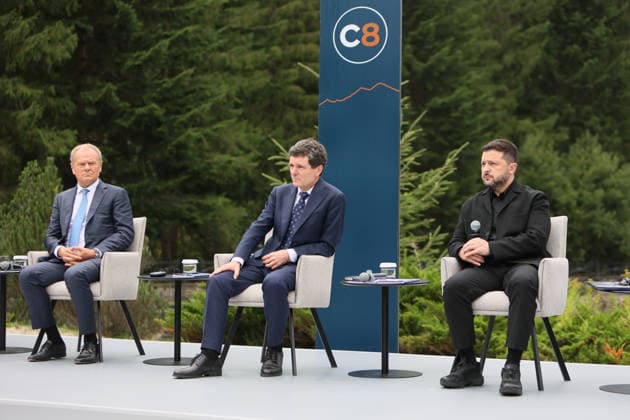 Prime Minister of Poland Donald Tusk, President of Romania Nicusor Dan and President of Ukraine Volodymyr Zelenskyy (left to right) attend a news conference during the Carpathian 8 Summit in Ivano-Frankivsk region, Ukraine, September 18, 2026. On this day, President of Ukraine Volodymyr Zelenskyy announced the launch of a new format - the Carpathian Eight (C8) - comprising Austria, the Czech Republic, Hungary, Poland, Romania, Serbia, Slovakia, and Ukraine. (Photo by Yurii Rylchuk Ukrinform) Carpathian 8 Summit in western Ukraine  Copyright: xYuriixRylchukx