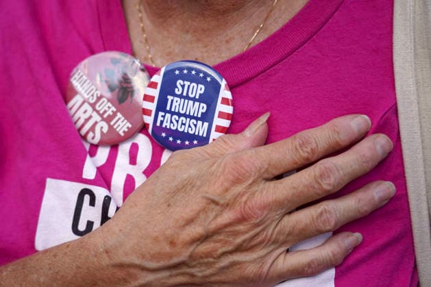 Demonstrators participate in the Hands Off the Arts Kennedy Center protest, objecting to President Donald Trump s call for the possibility of demolishing the Kennedy Center at the John F. Kennedy Center for the Performing Arts on Friday, September 18, 2026 in Washington DC. Several hundreds of activists held signs and walked the premises calling for President Trump to be removed as the chairman of the Kennedy Center.  WAP20260918902 LeighxVogel