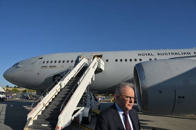ANTHONY ALBANESE UNITED STATES VISIT, Australia™s Prime Minister Anthony Albanese makes remarks after arriving at San Jose Airport in California, Saturday, September 19, 2026. ( NO ARCHIVING San Jose California United States  Copyright: xMICKxTSIKASx 20260919114804675341