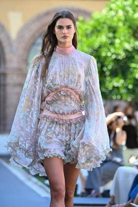 Custo Barcelona - Mercedes Benz Fashion Week Madrid, Spain - 18 Sept 2026 A model parades with Custo Barcelona design during Mercedes Benz Fashion Week Madrid Cibeles Palace in Madrid. Madrid Spain Copyright: xAtilanoxGarciax xSOPAxImagesx PHOTO08497